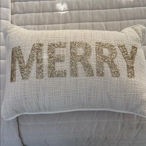 Gold and Cream 'Merry' Holiday Pillow *New ✨